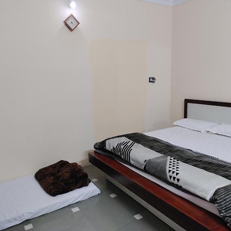 Ramashray Guest House Ujjain Bagian luar foto