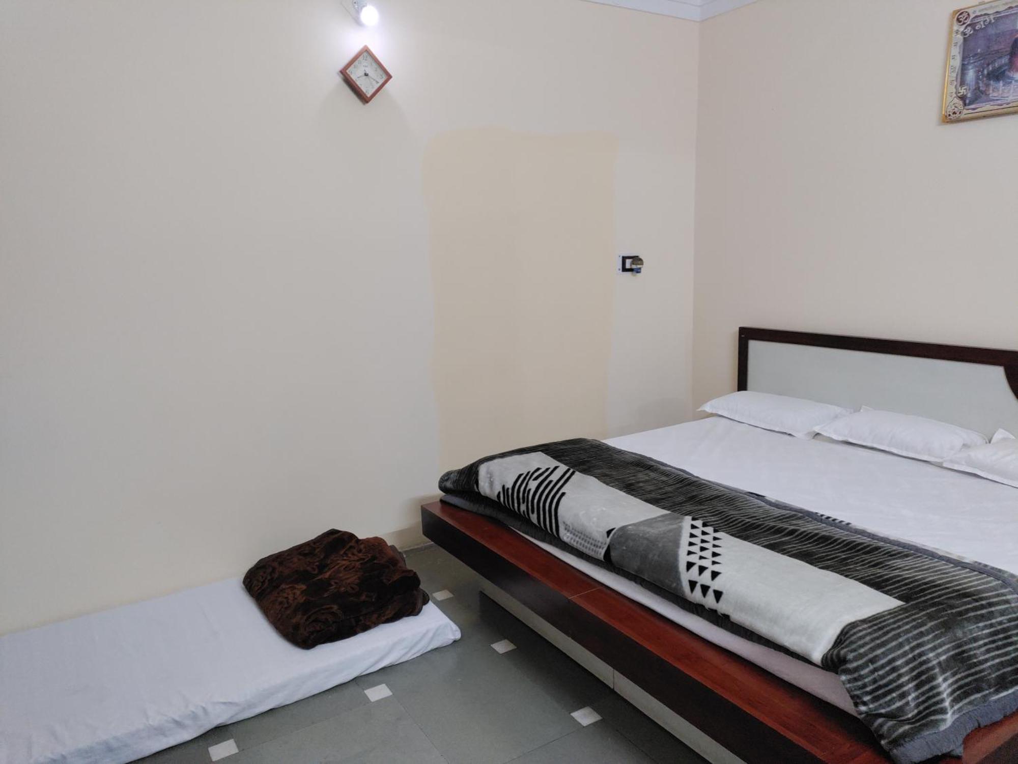 Ramashray Guest House Ujjain Bagian luar foto